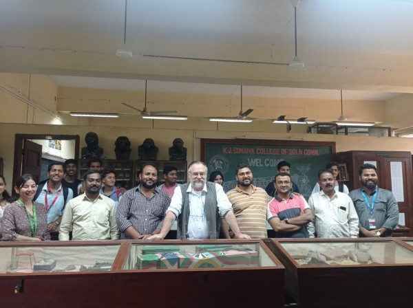Wizyta naukowa dr Daniela Dunkleya w Indiach